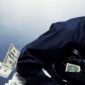 Мъж, преоблечен като жена, обра офис за парични преводи