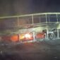 Автобус с пътници и два камиона се запалиха след катастрофа