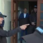 Още по темата: Отведоха с белезници кмета на Белица, майка му припадна